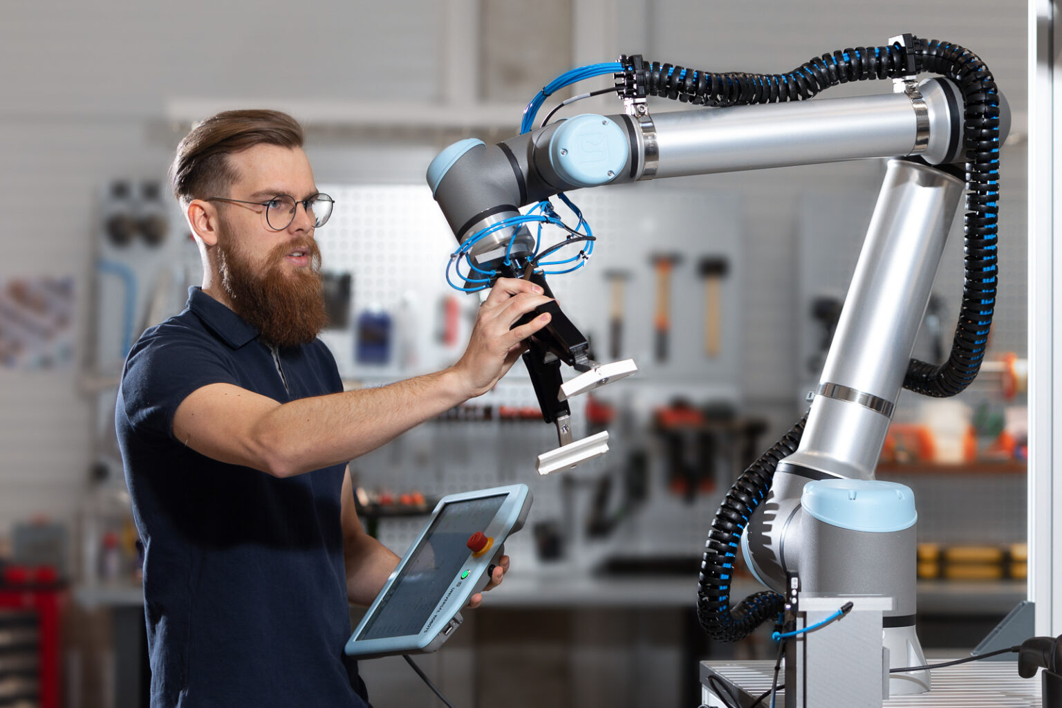 Industrial Robots - HOOB - Factory Automation & Machine Building